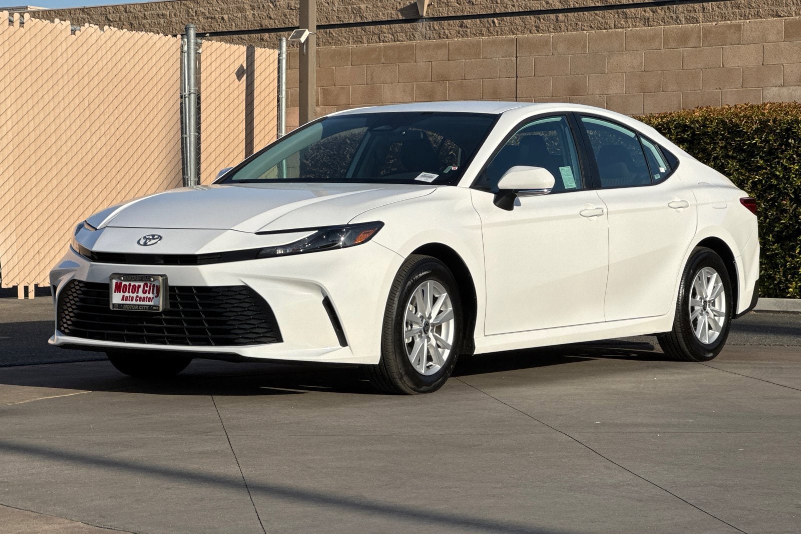 2026 Toyota Camry LE - Photo 8
