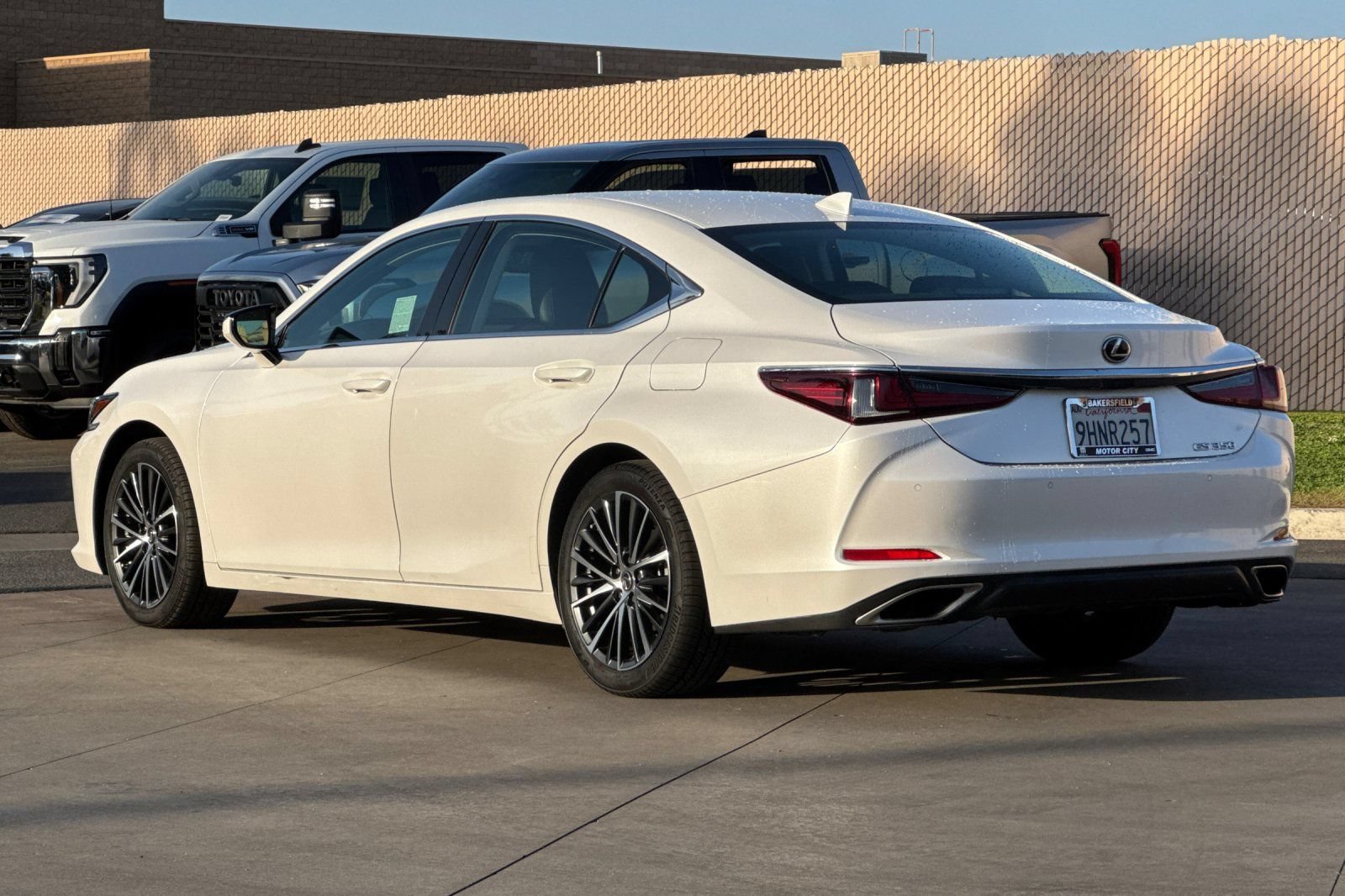2024 Lexus ES 350 - Photo 6