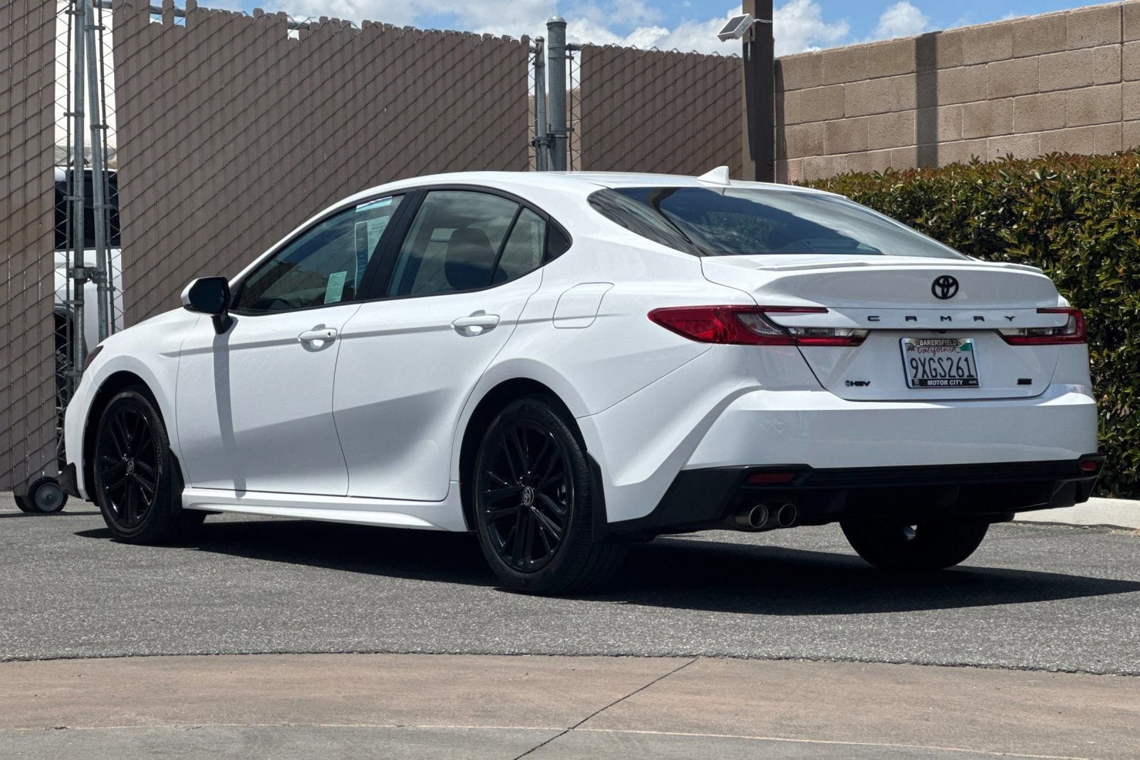 2026 Toyota Camry SE - Photo 6