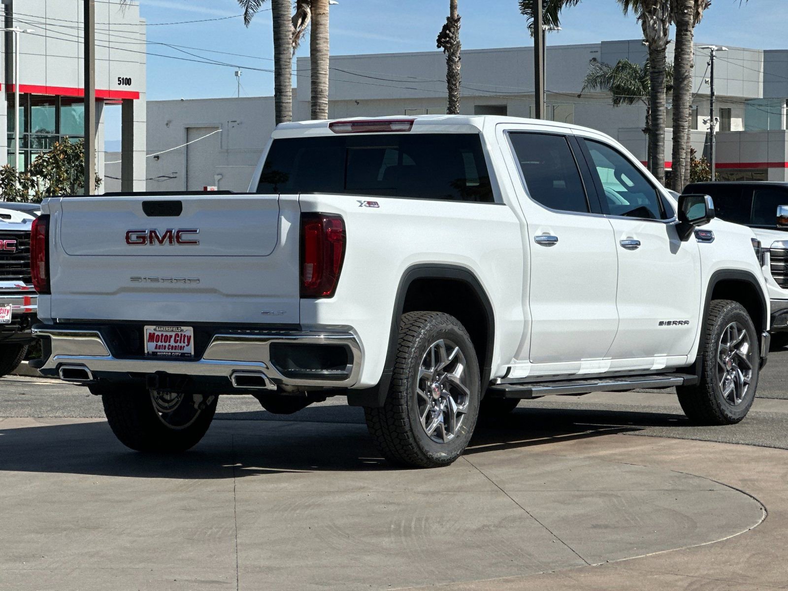 2026 GMC Sierra 1500 SLT photo 2