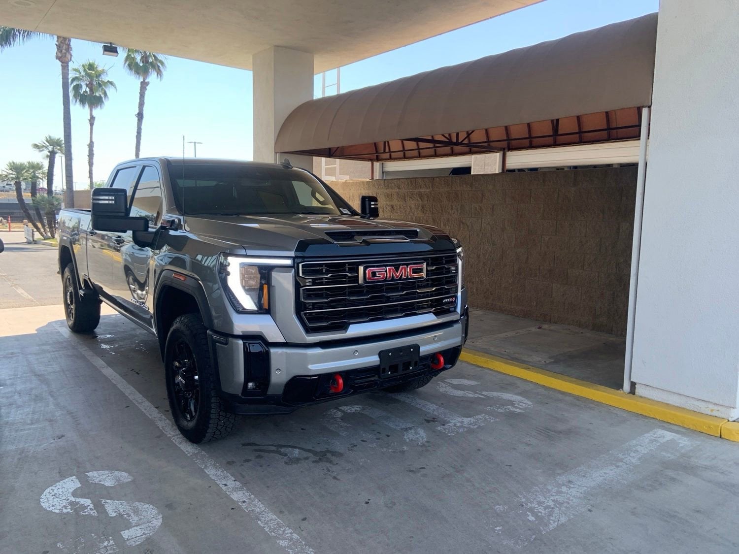 2025 GMC Sierra 2500 HD AT4 photo 4