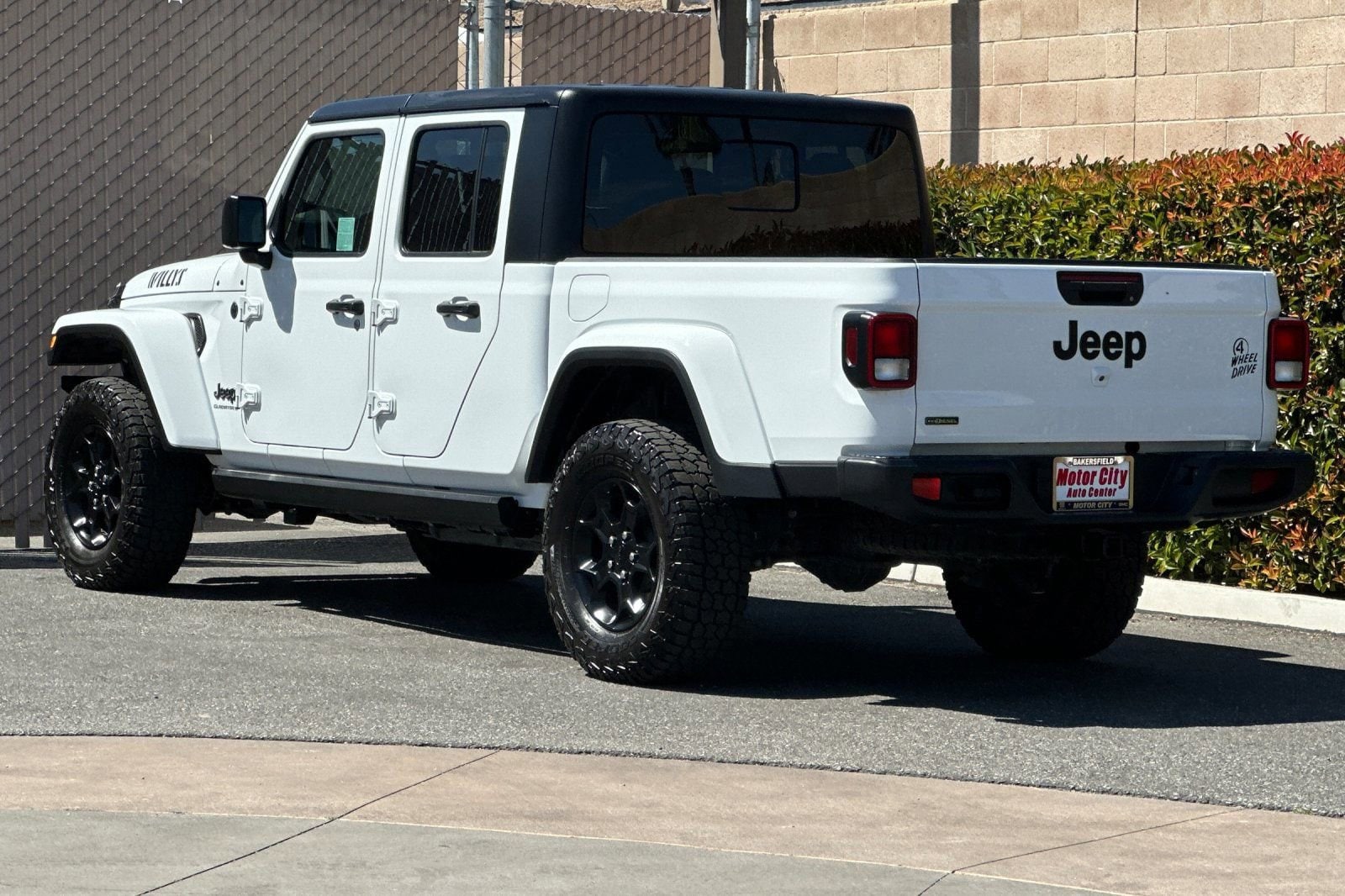 2023 Jeep Gladiator Willys photo 5