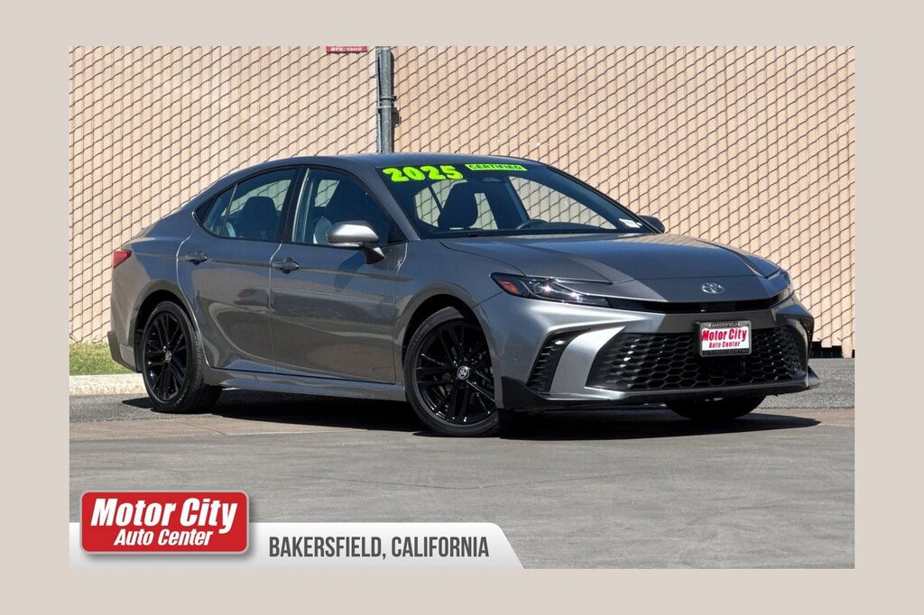 Used 2025 Toyota Camry SE Sedan