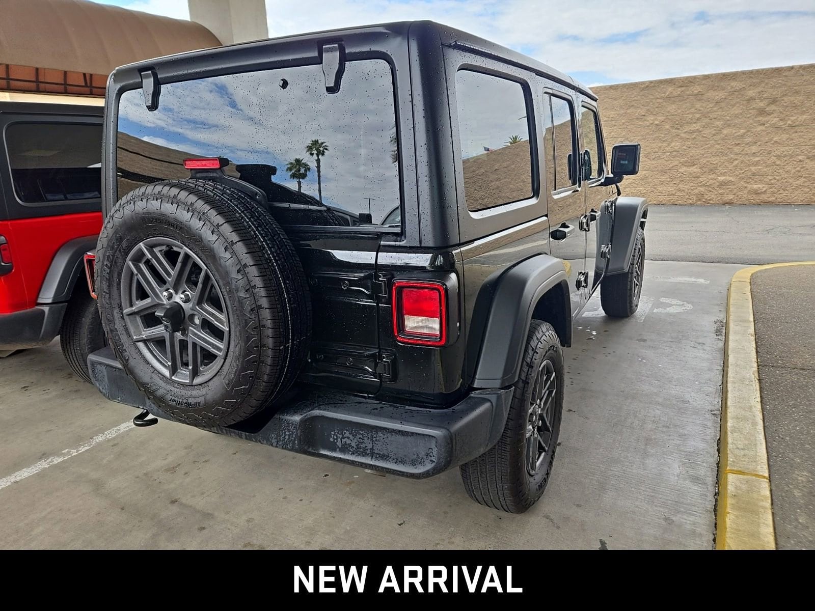 2025 Jeep Wrangler 4-Door Summit 4x4 photo 4