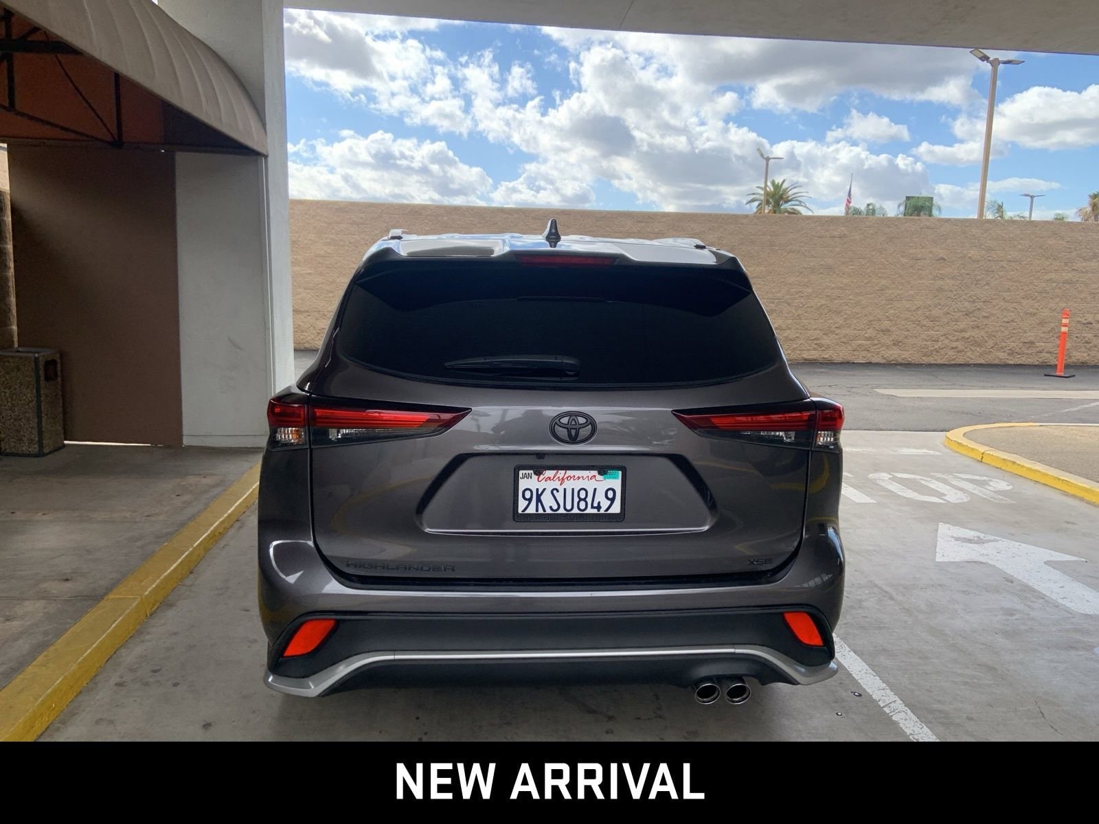 2024 Toyota Highlander LE photo 5