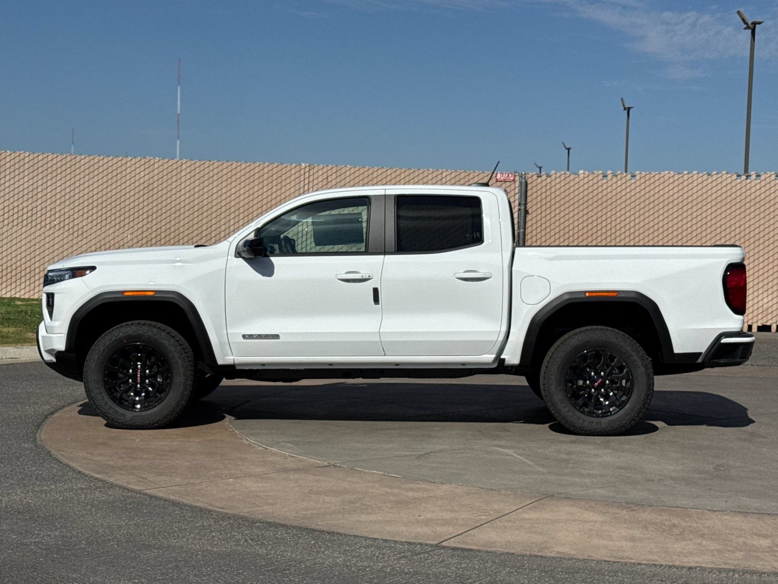 2026 GMC Canyon Elevation - Photo 6