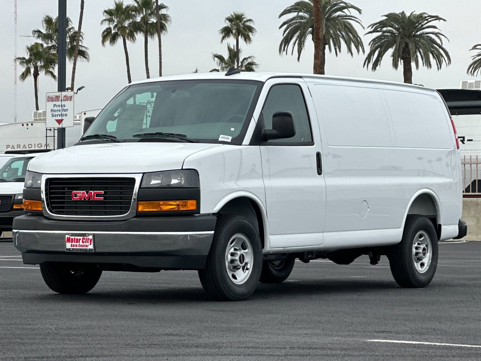 2025 GMC Savana Cargo Work Van photo 6