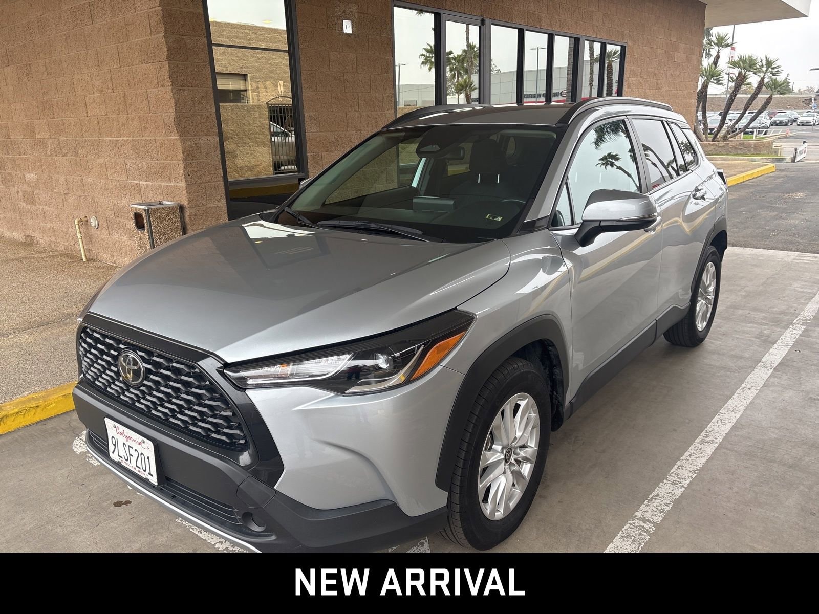 2024 Toyota Corolla Cross LE's photo