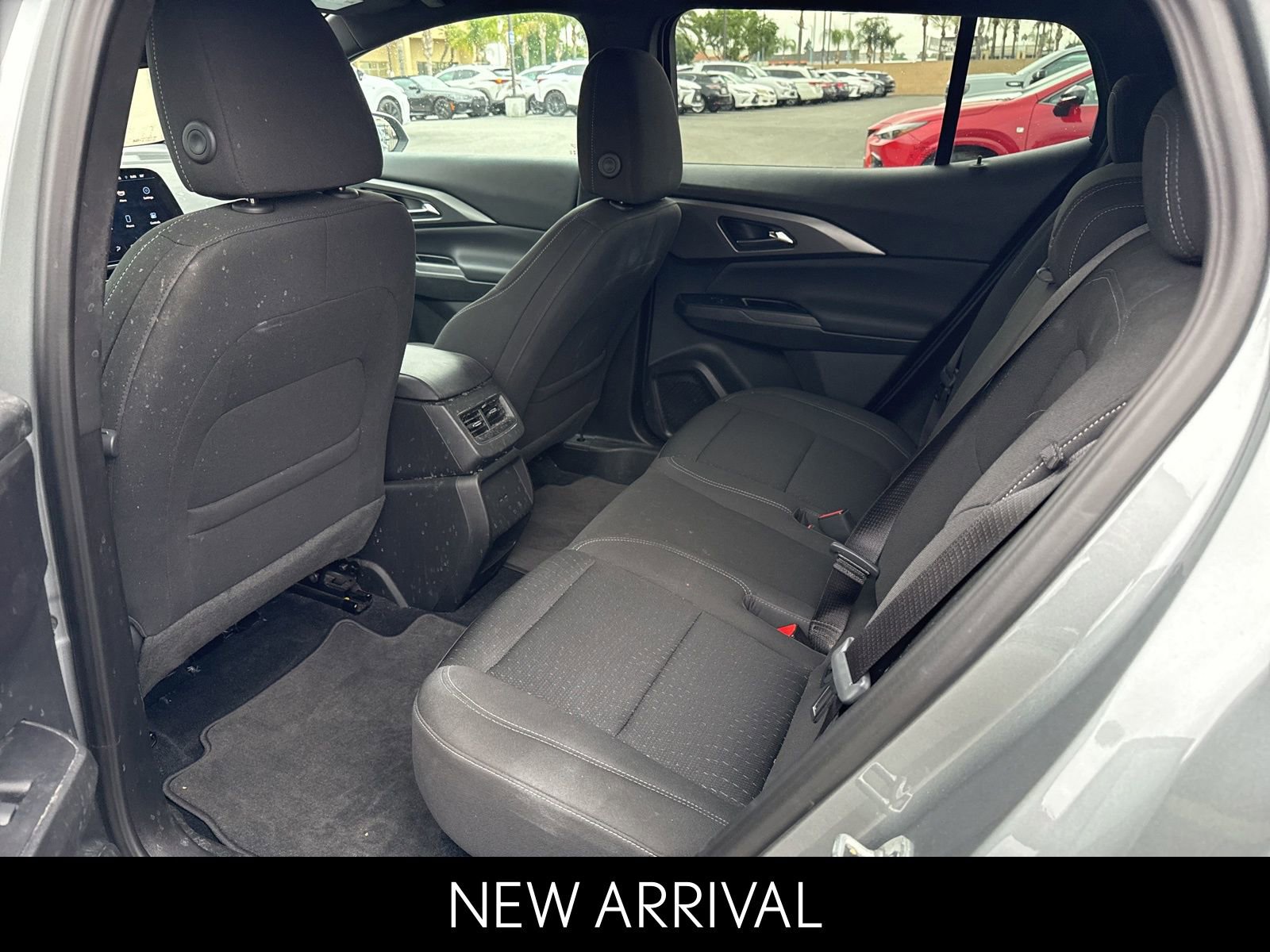 2025 Chevrolet Equinox EV LT photo 6