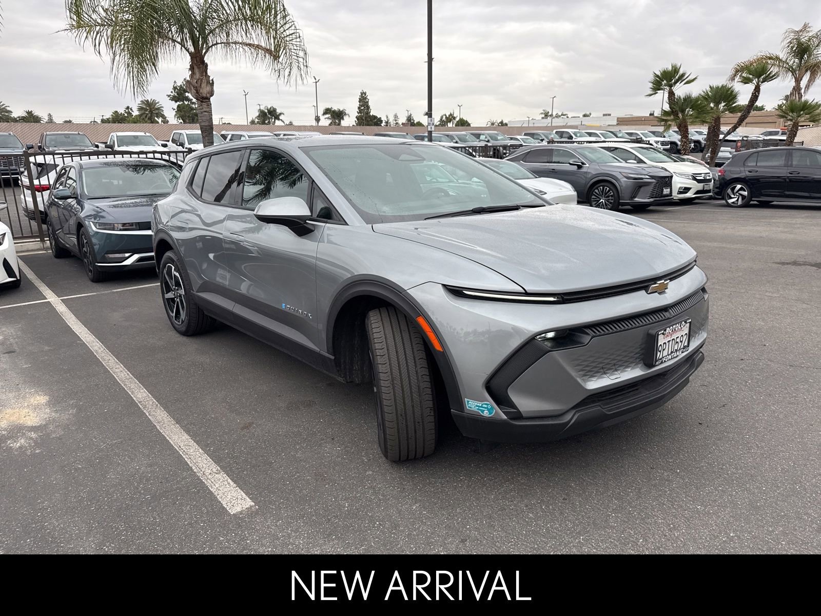 2025 Chevrolet Equinox EV LT photo 2