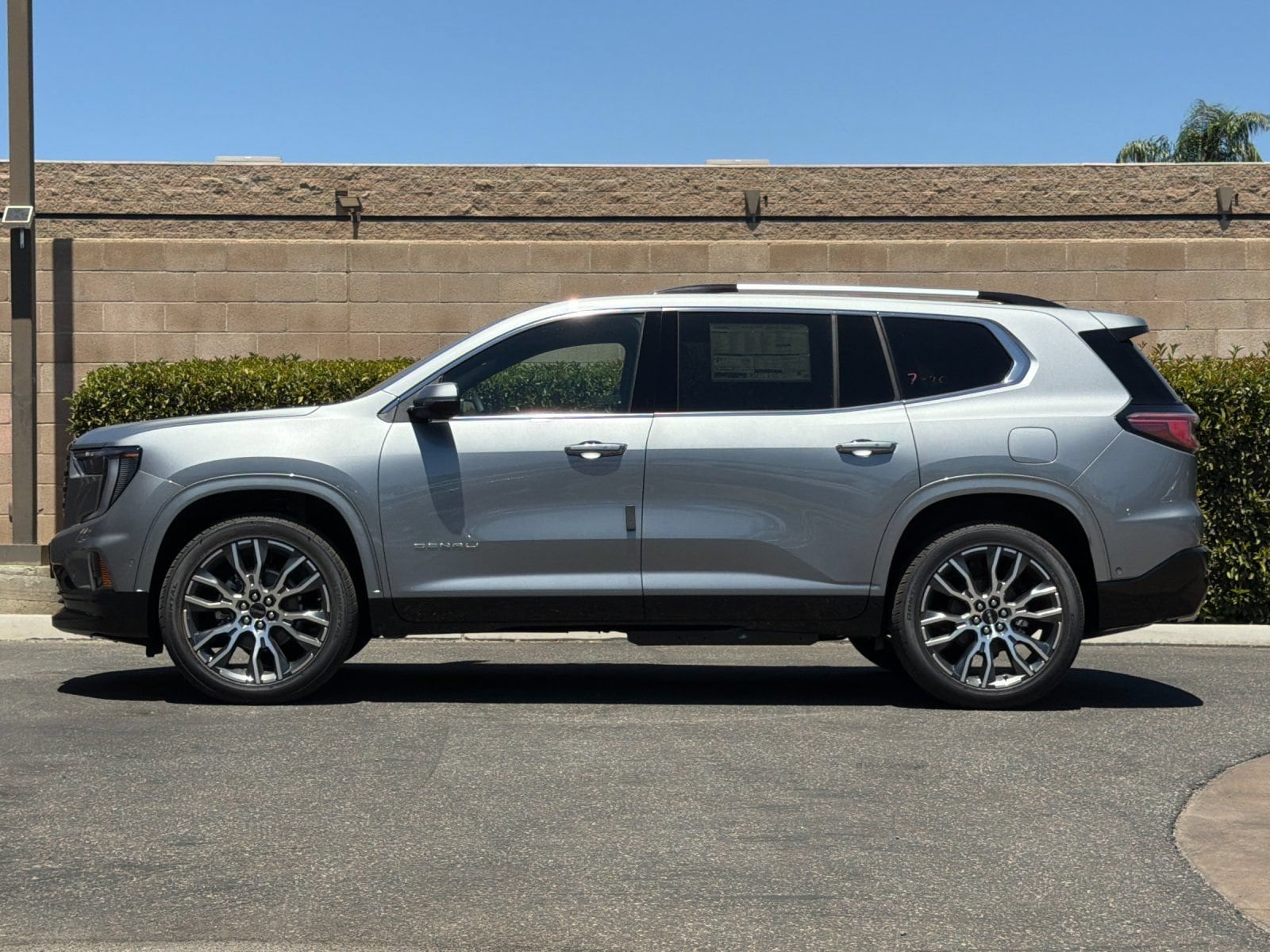 2026 GMC Acadia Denali Ultimate - Photo 6
