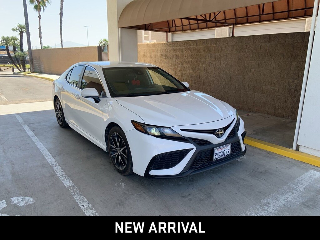 Used 2022 Toyota Camry SE Sedan