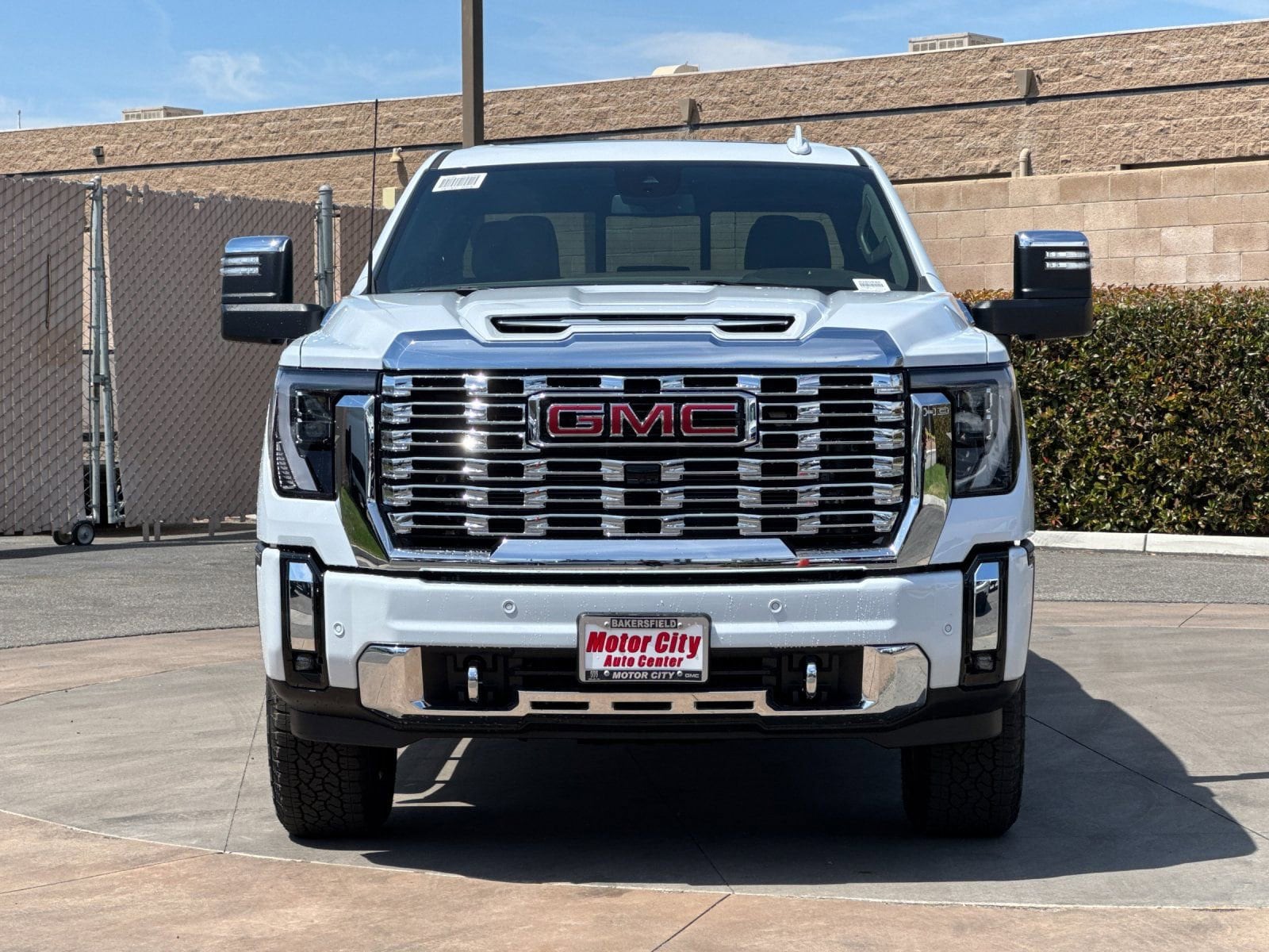 2026 GMC Sierra 2500 HD Denali photo 3