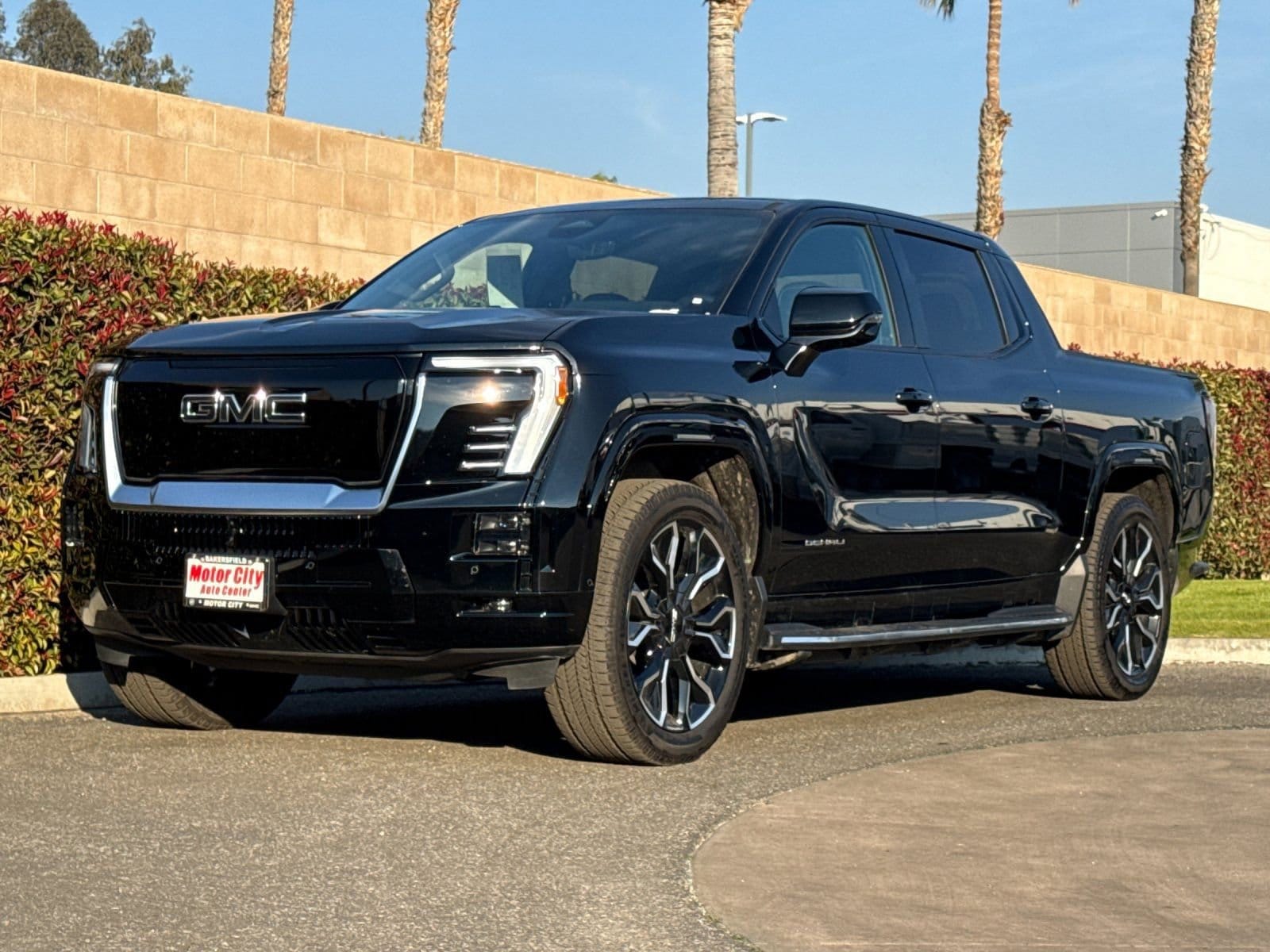 2025 GMC Sierra EV Denali - Photo 7