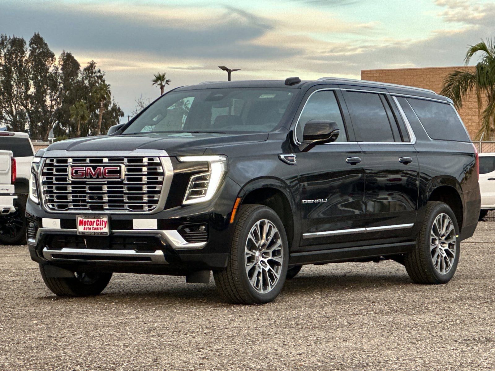 2026 GMC Yukon XL Denali - Photo 7
