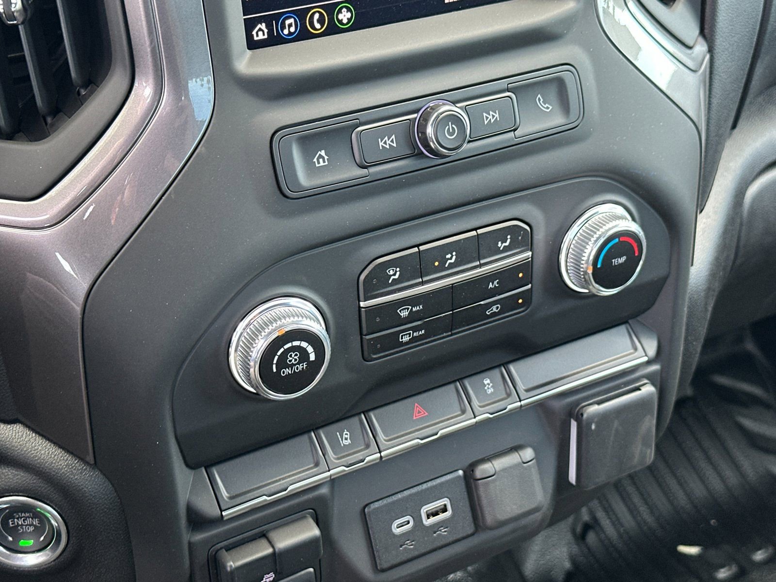 2025 GMC Sierra 3500HD Pro - Photo 17