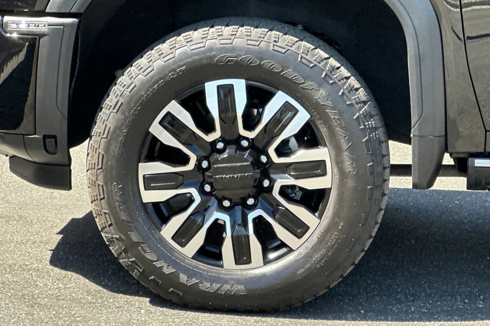 2025 GMC Sierra 2500HD Denali Ultimate - Photo 27