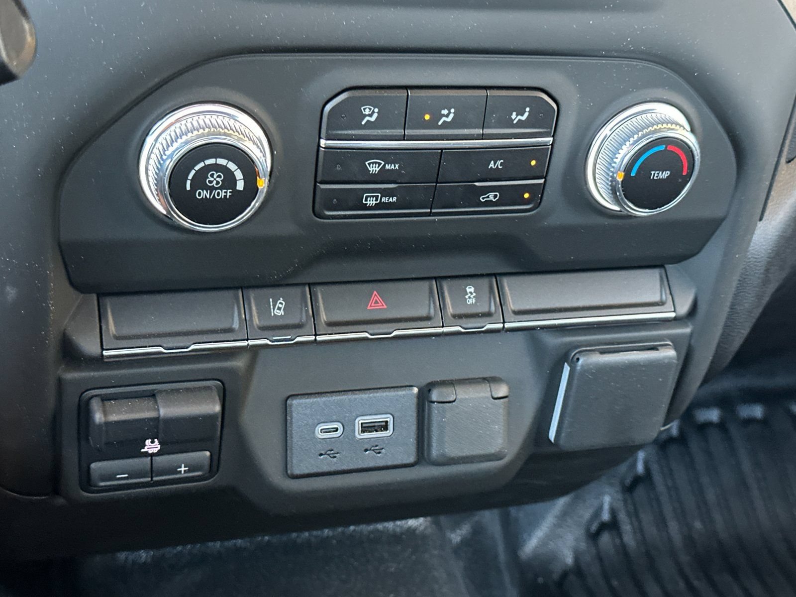 2025 GMC Sierra 3500HD Pro - Photo 18