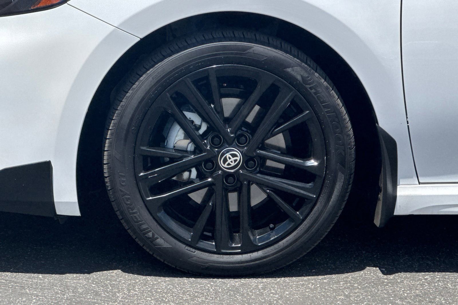 2026 Toyota Camry SE - Photo 26