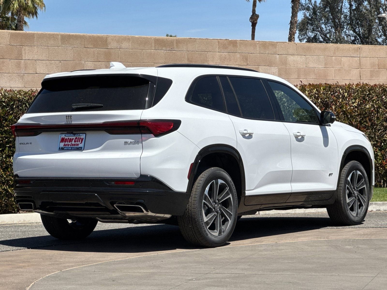 2026 Buick Enclave Sport Touring photo 2