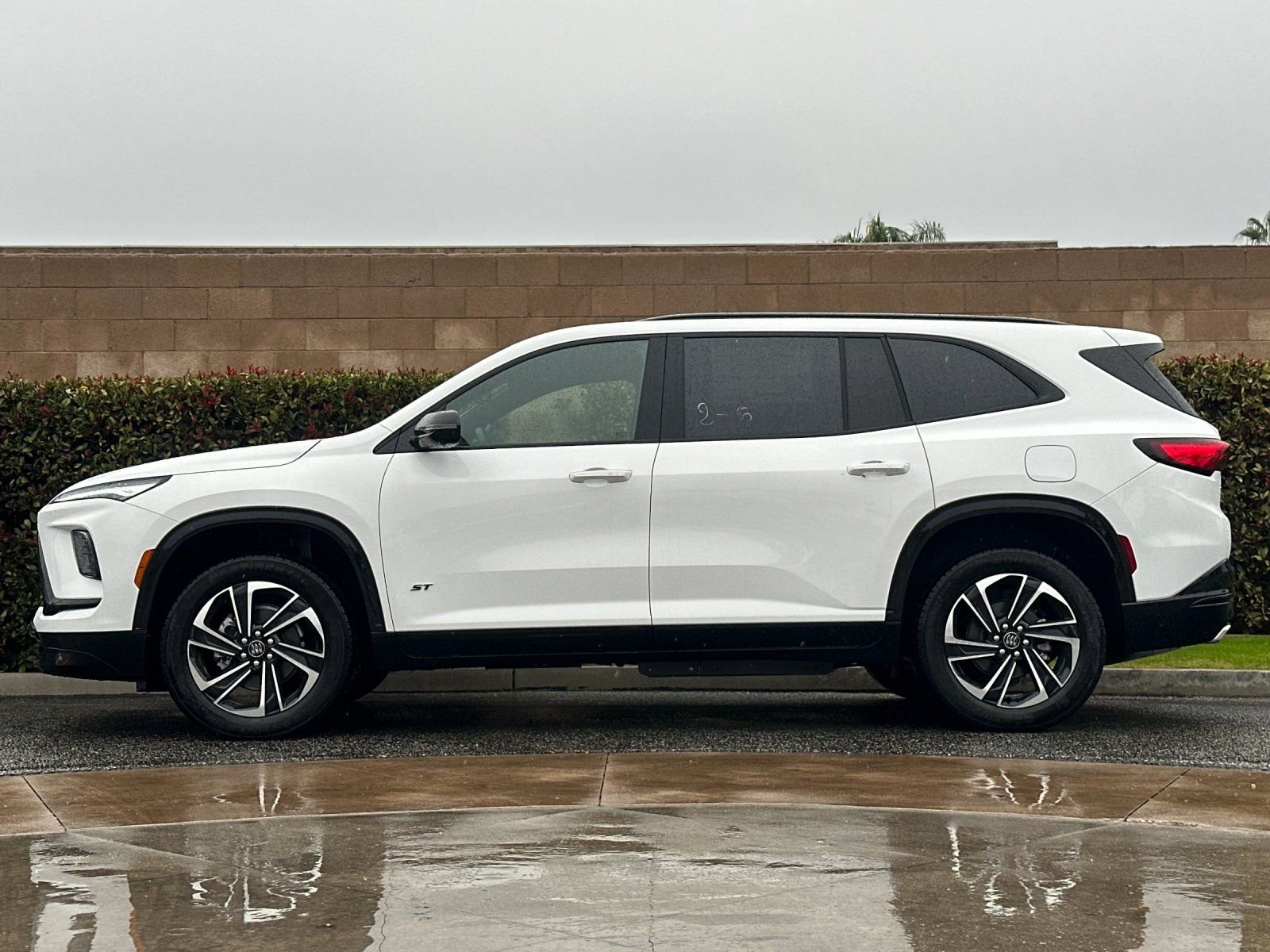 2026 Buick Enclave Sport Touring photo 5