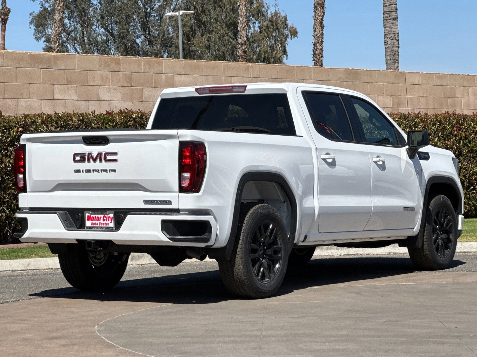2026 GMC Sierra 1500 Elevation photo 2