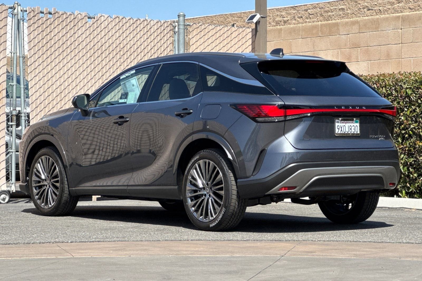 2026 LEXUS RX RX 450h+ Luxury photo 5