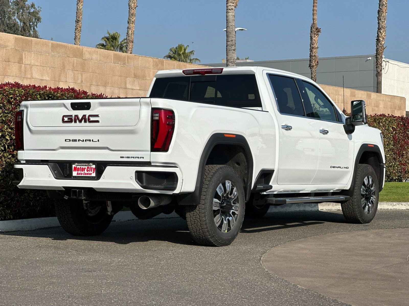 2026 GMC Sierra 2500 HD Denali photo 2
