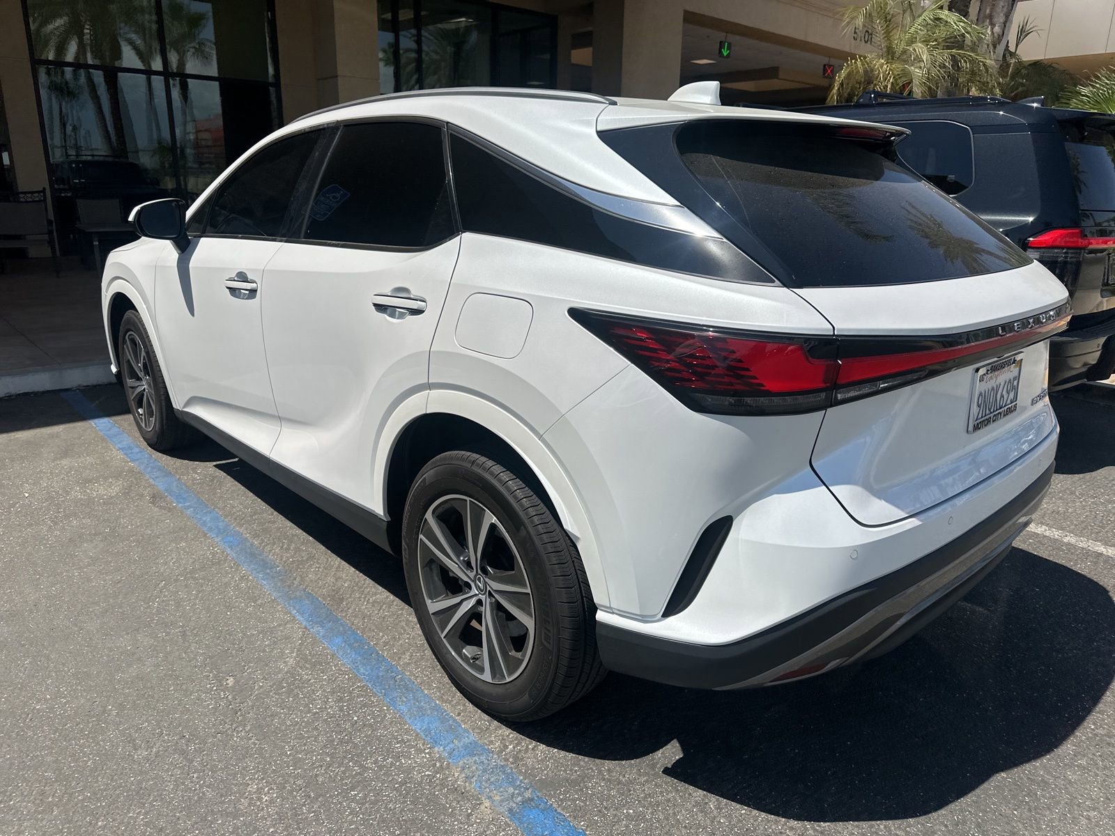 2024 Lexus RX 350 photo 3