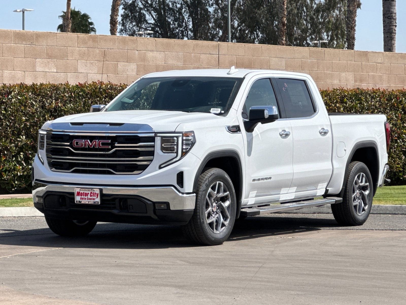 2026 GMC Sierra 1500 SLT photo 6