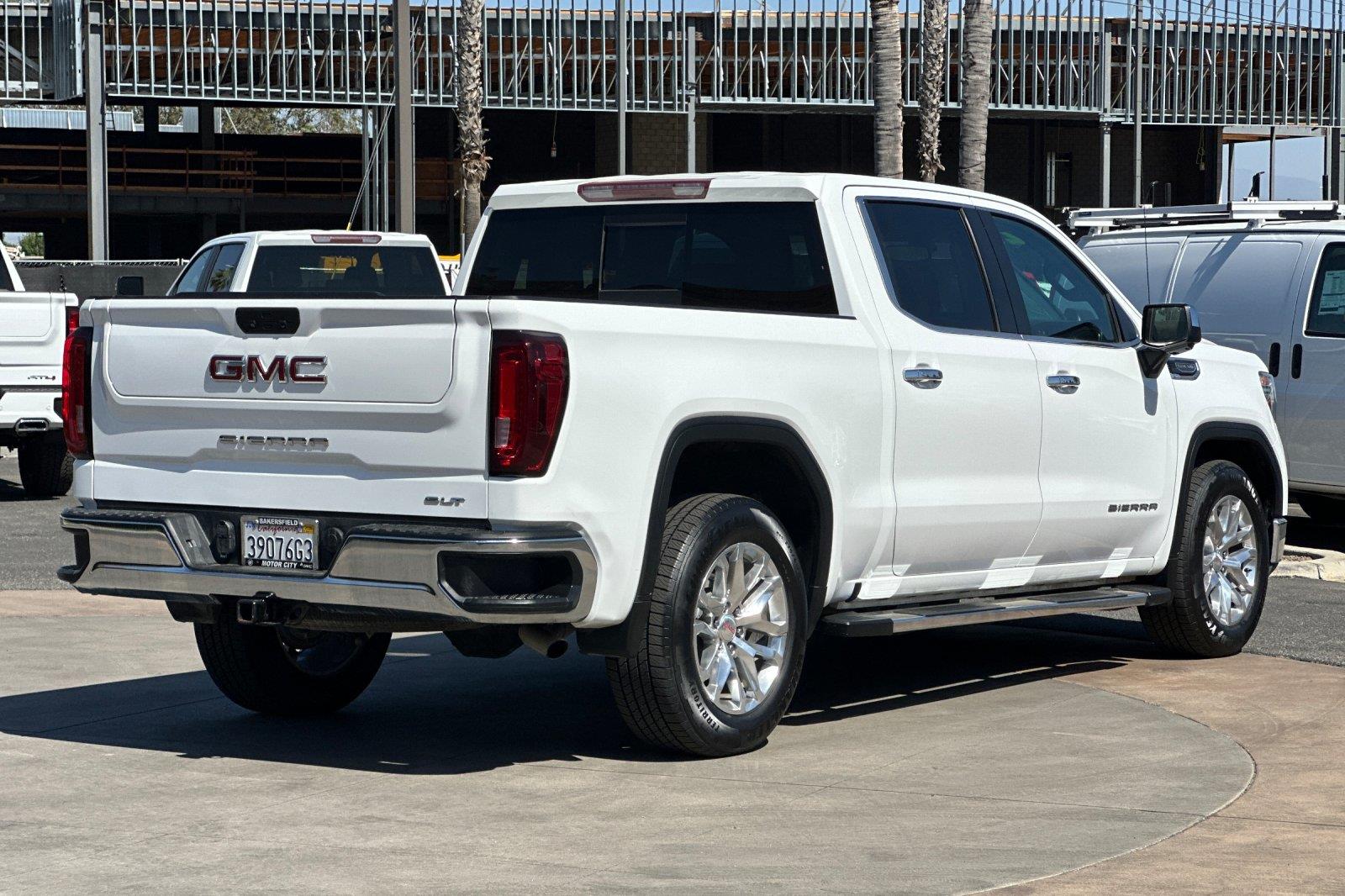 2021 Gmc Sierra 1500 SLT photo 4
