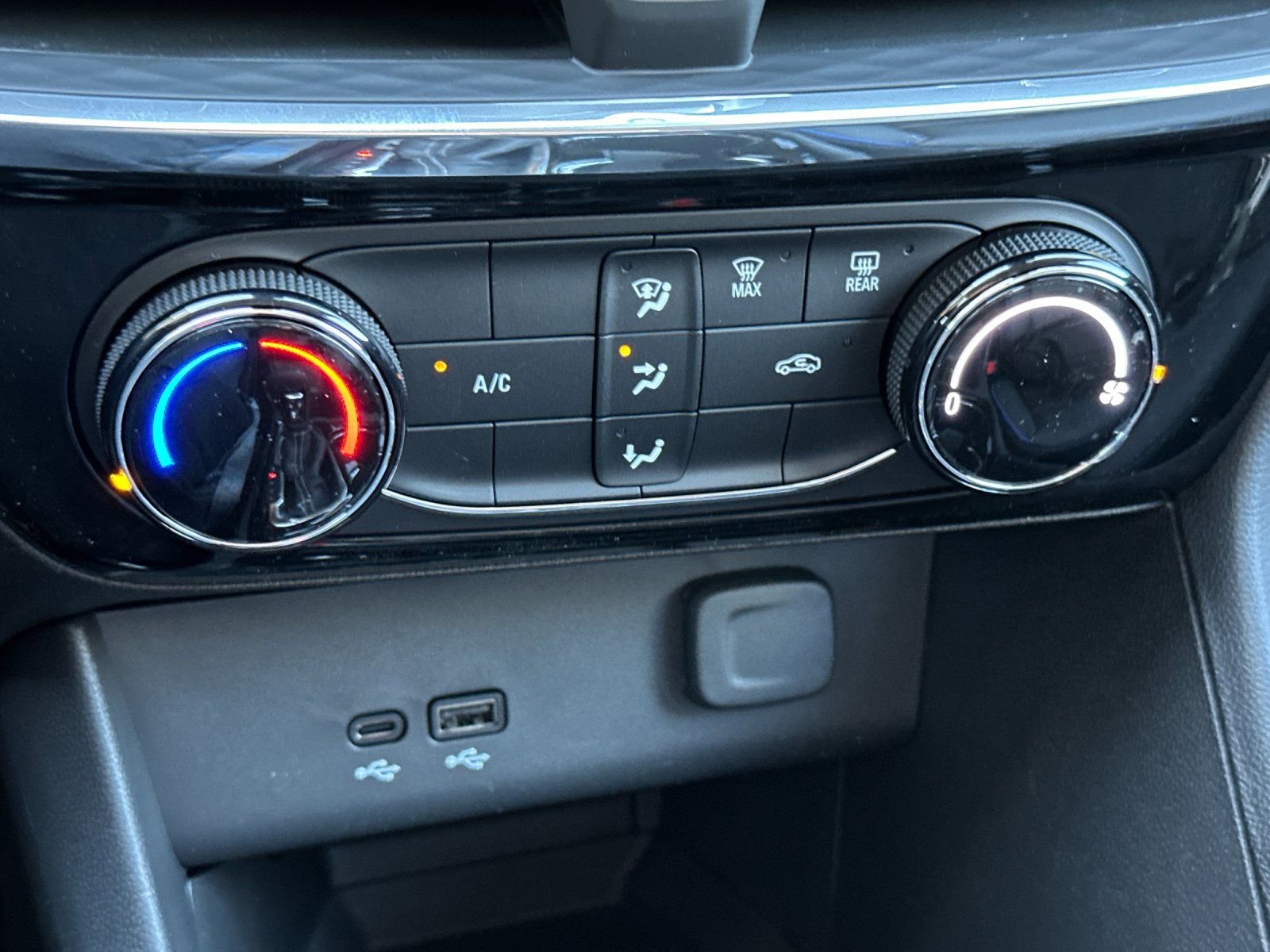 2026 Buick Encore GX Sport Touring - Photo 19