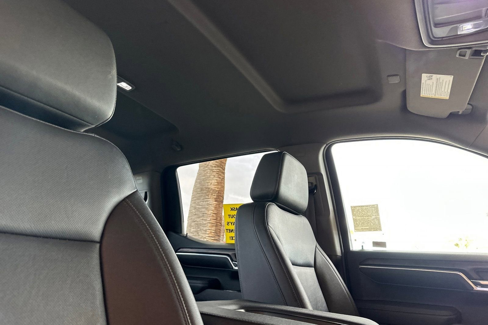 2025 GMC Sierra 1500 SLT - Photo 17
