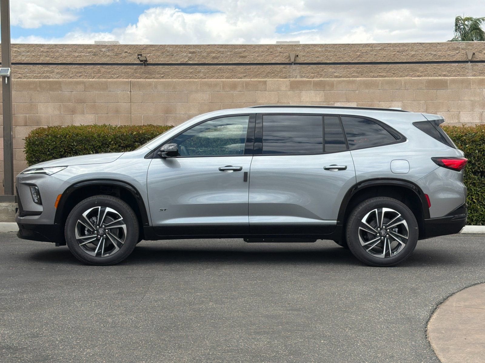2026 Buick Enclave Sport Touring - Photo 6