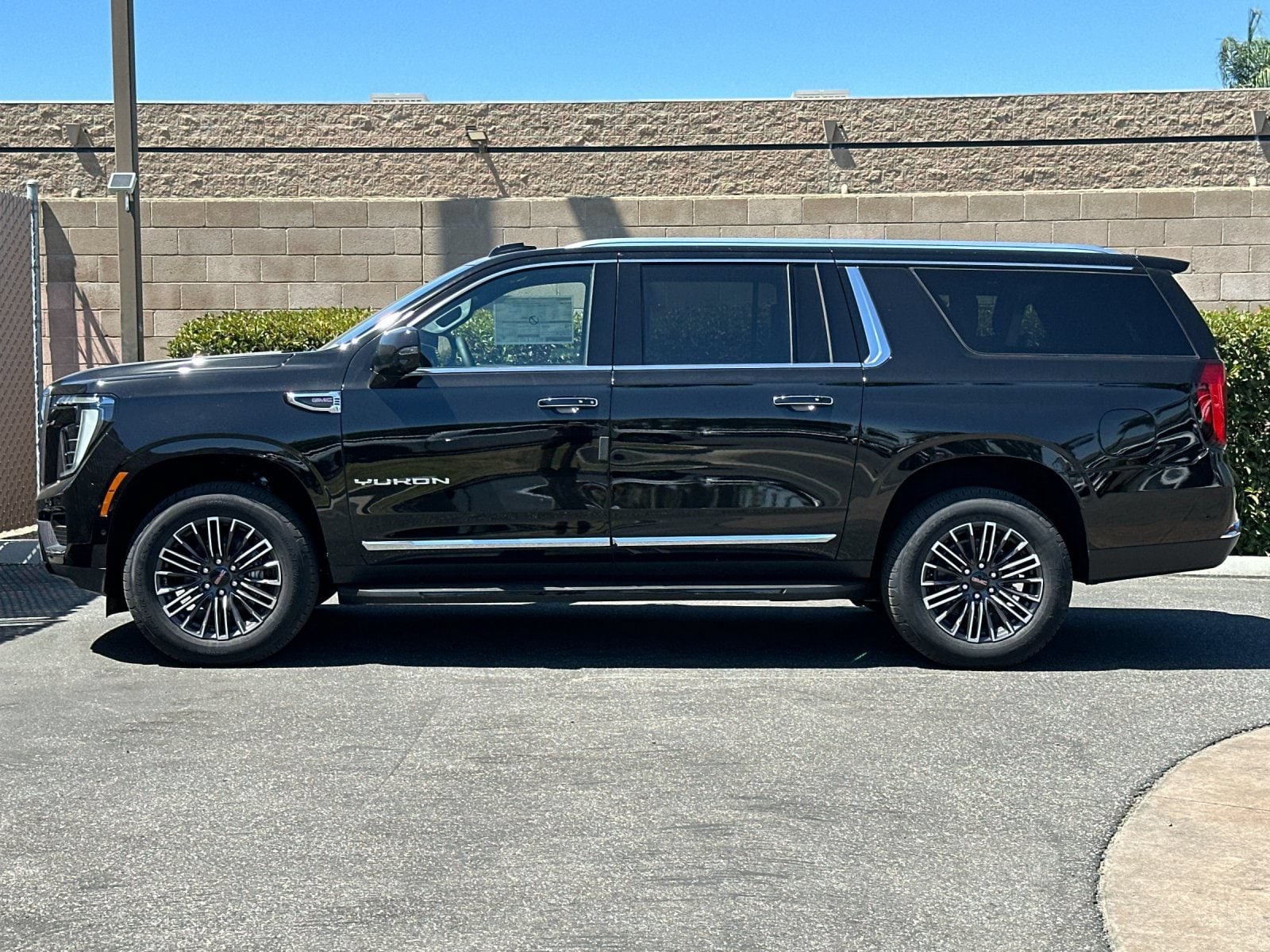 2026 GMC Yukon XL Elevation - Photo 6