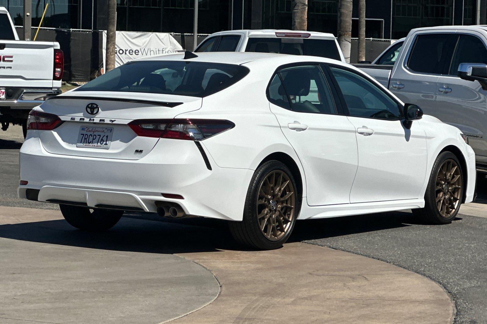 2023 Toyota Camry SE photo 4