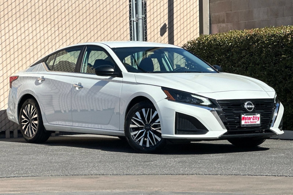Used 2025 Nissan Altima SV FWD Sedan