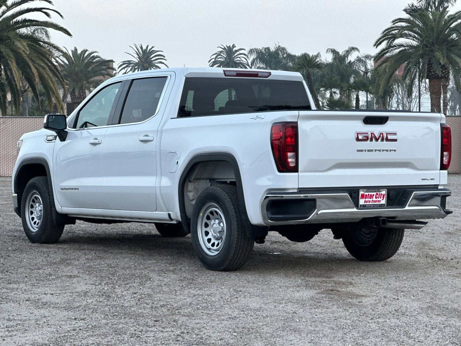 2026 GMC Sierra 1500 SLE photo 4