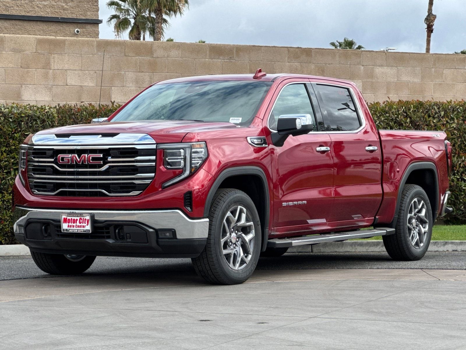 2026 GMC Sierra 1500 SLT photo 6