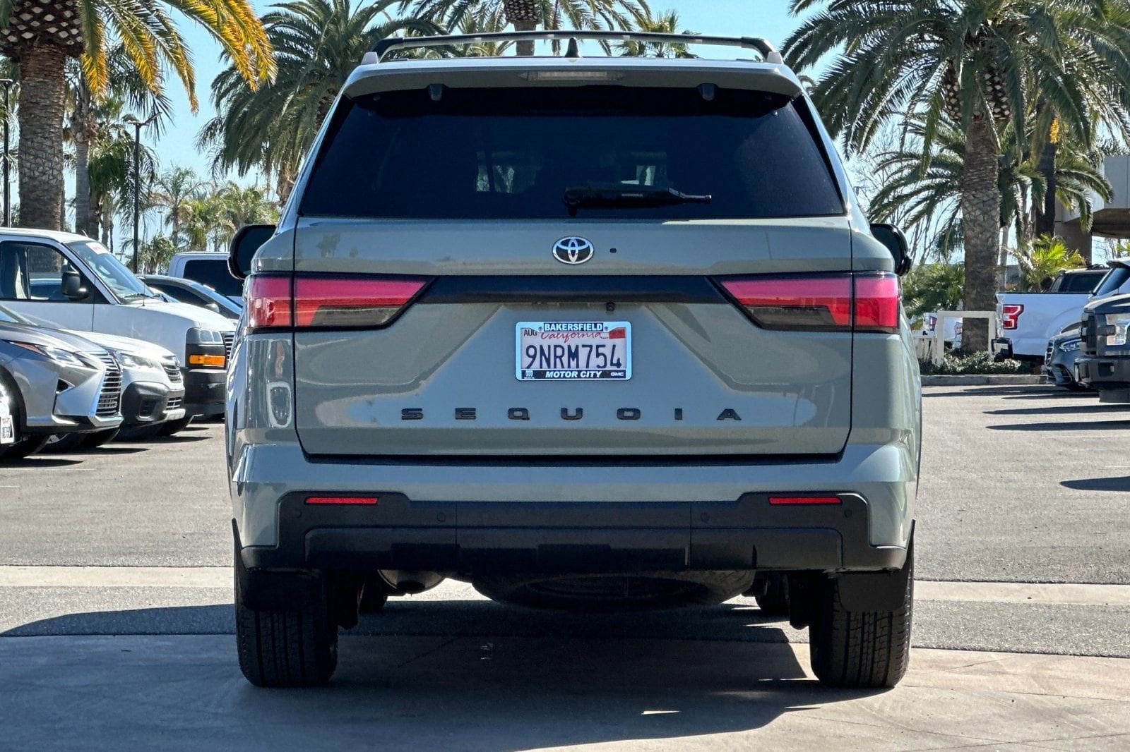 2024 Toyota Sequoia SR5 photo 4