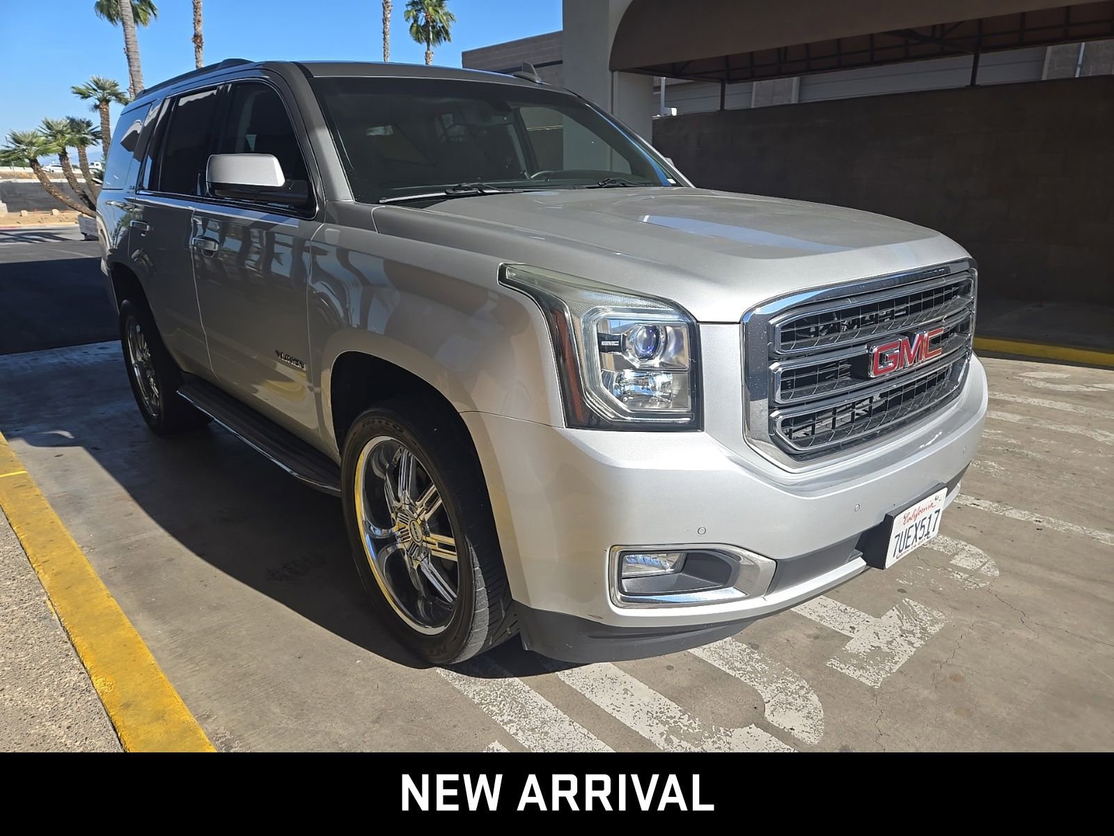 2016 GMC Yukon SLE photo 3