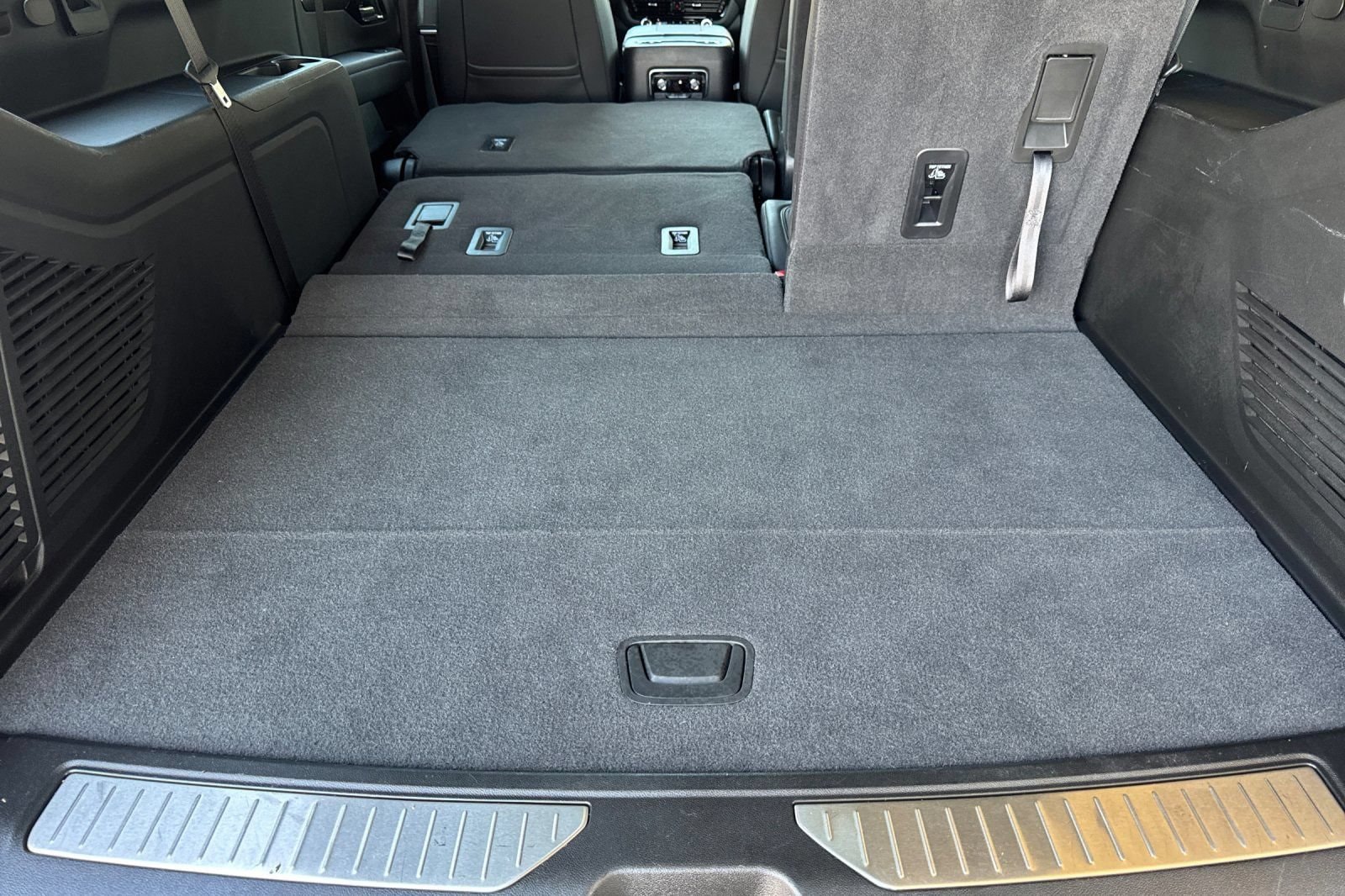 2026 Chevrolet Suburban RST - Photo 17