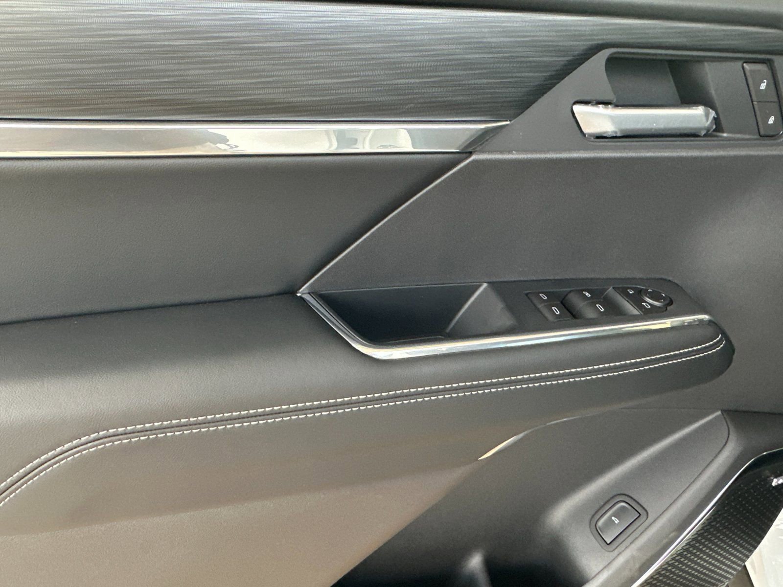 2026 GMC Acadia Elevation - Photo 10
