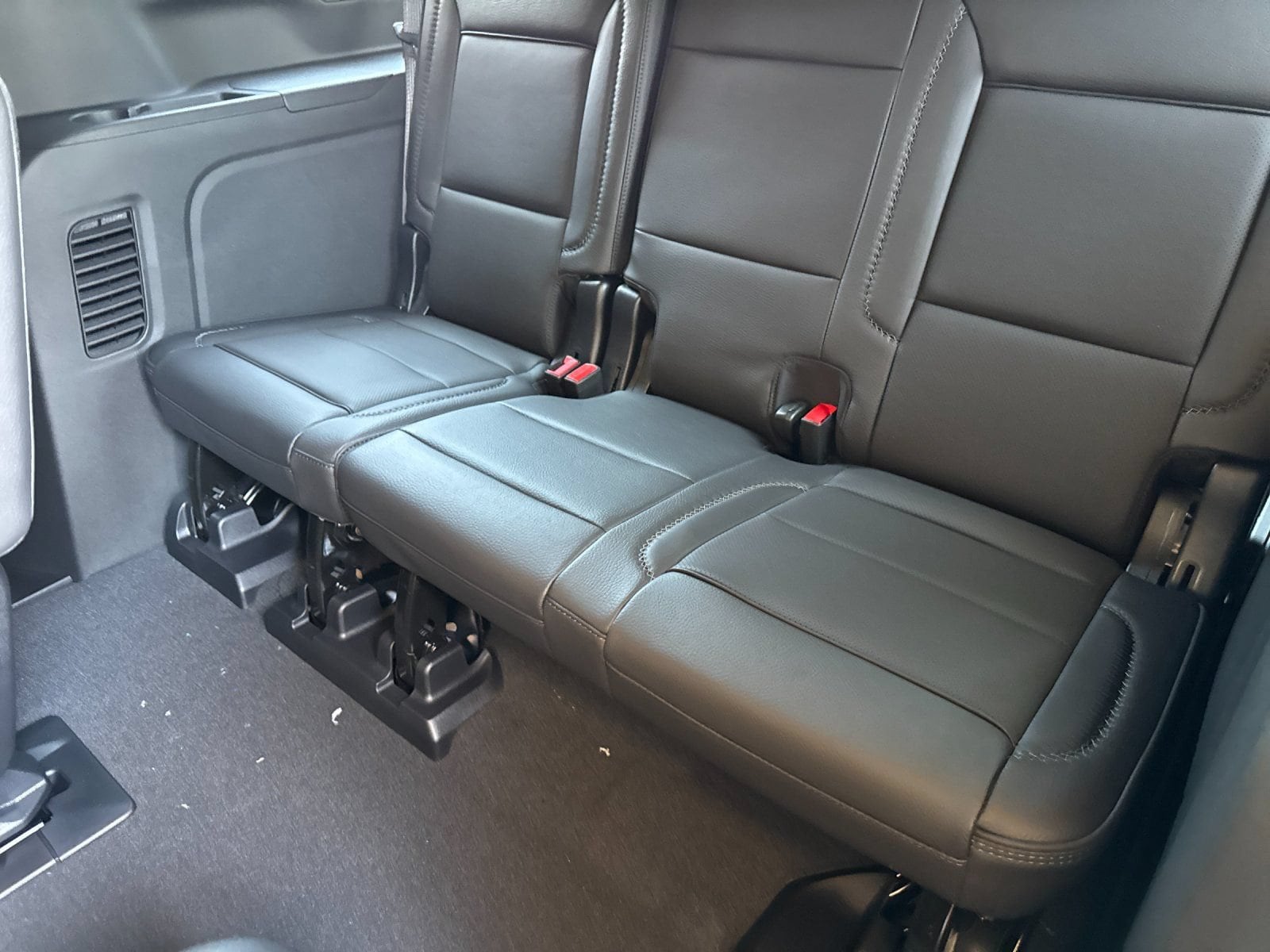 2026 GMC Yukon XL Denali - Photo 14