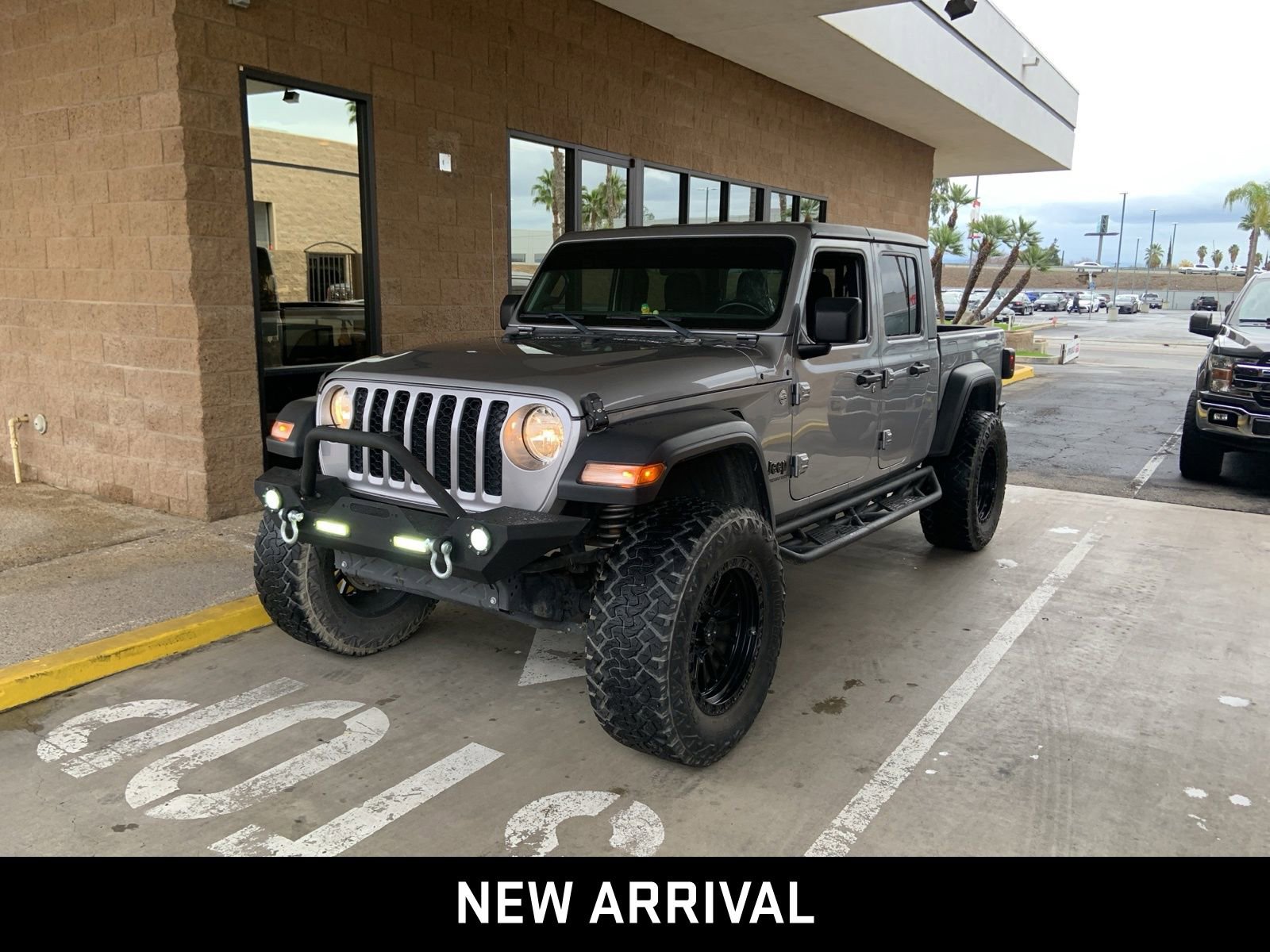 2020 Jeep Gladiator Sport S's photo