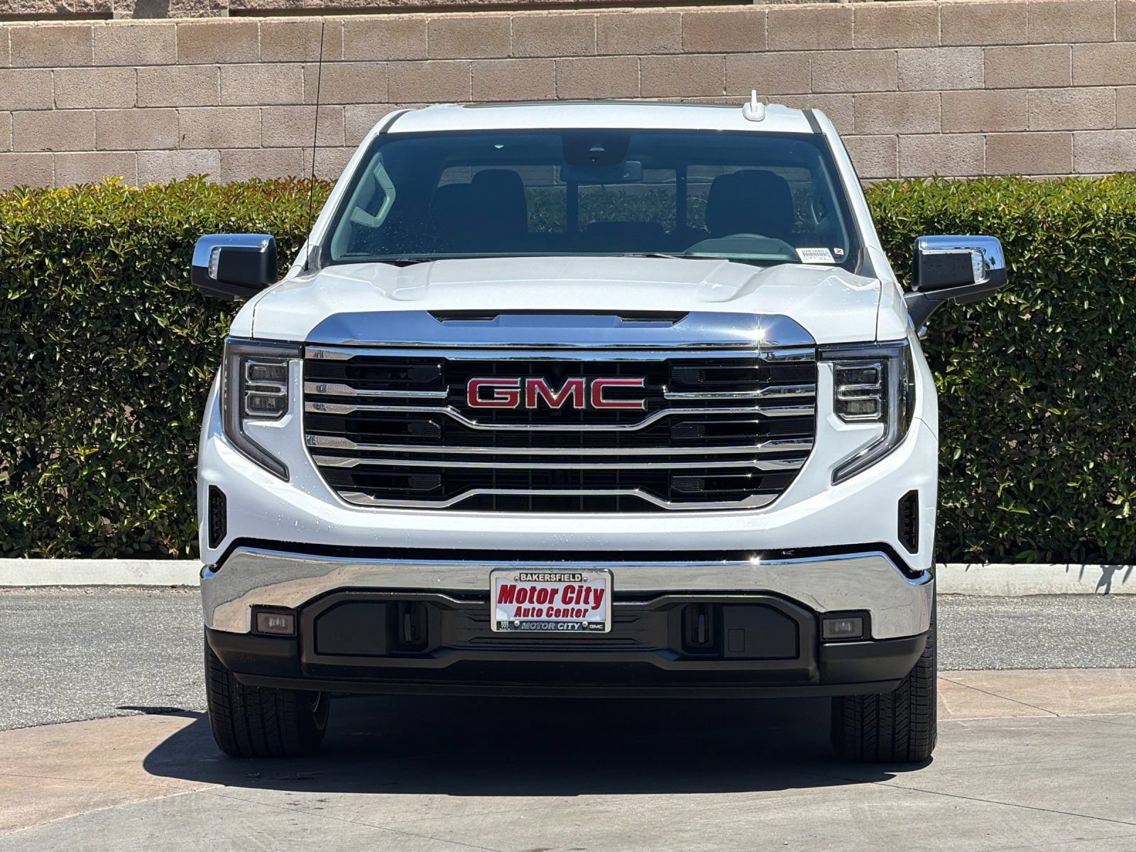 2026 GMC Sierra 1500 SLT - Photo 8