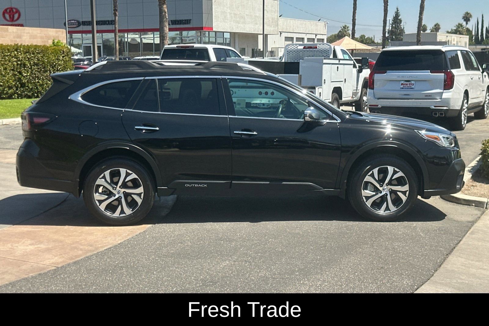 2020 Subaru Outback Touring photo 2
