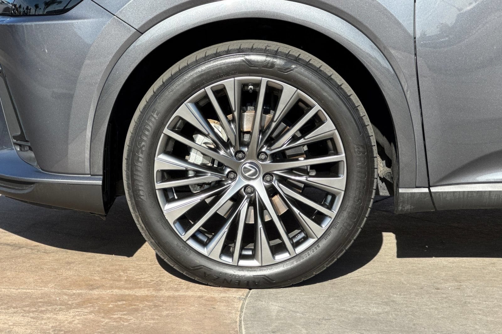 2024 Lexus RX PHEV 450h+ - Photo 27