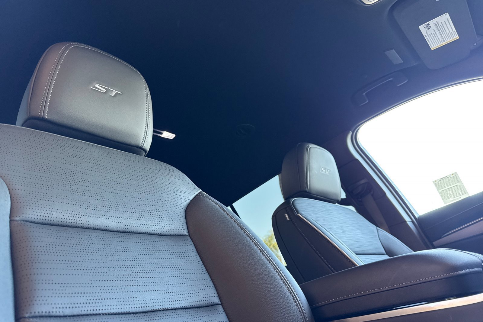 2026 Buick Enclave Sport Touring - Photo 19
