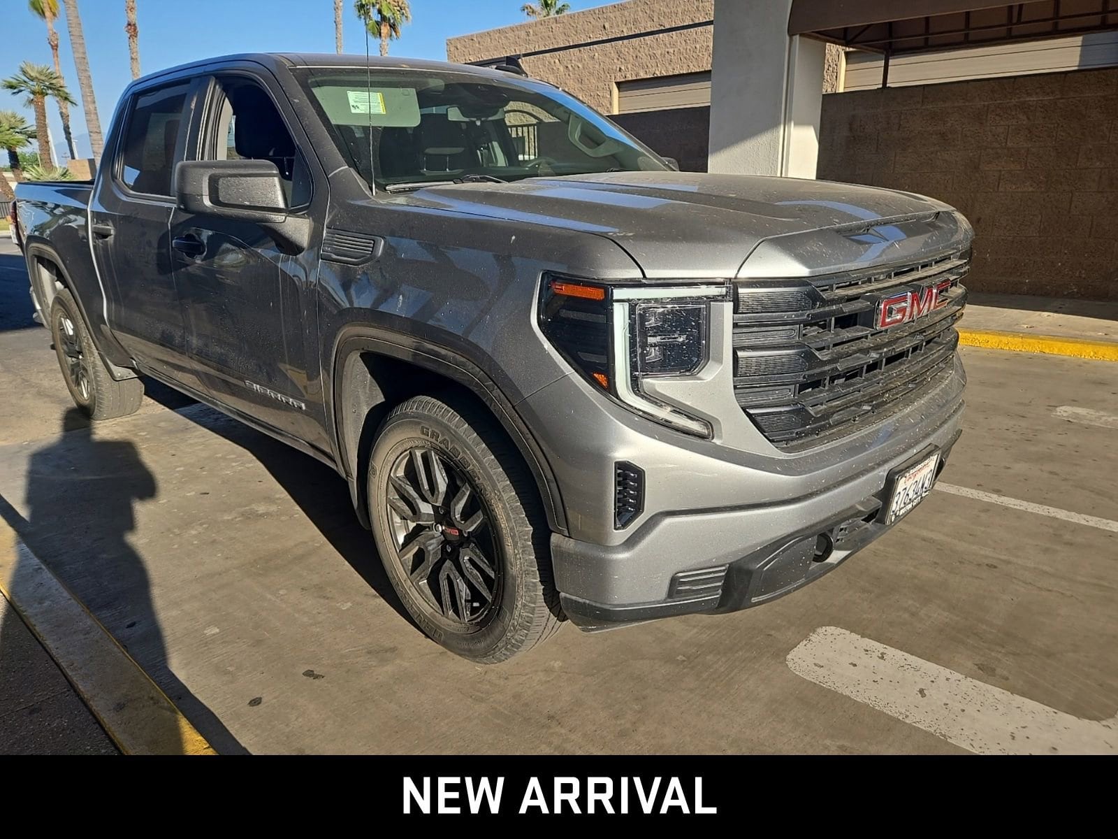 2023 GMC Sierra 2WD Crew Cab Short Box Pro's photo